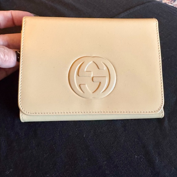 Gucci Cream color RARE Leather Wallet! EUC - Picture 1 of 9